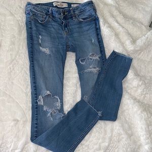 Size 3S Hollister Low Rise Super Skinny- Light/ Medium Wash Jeans (Ripped)